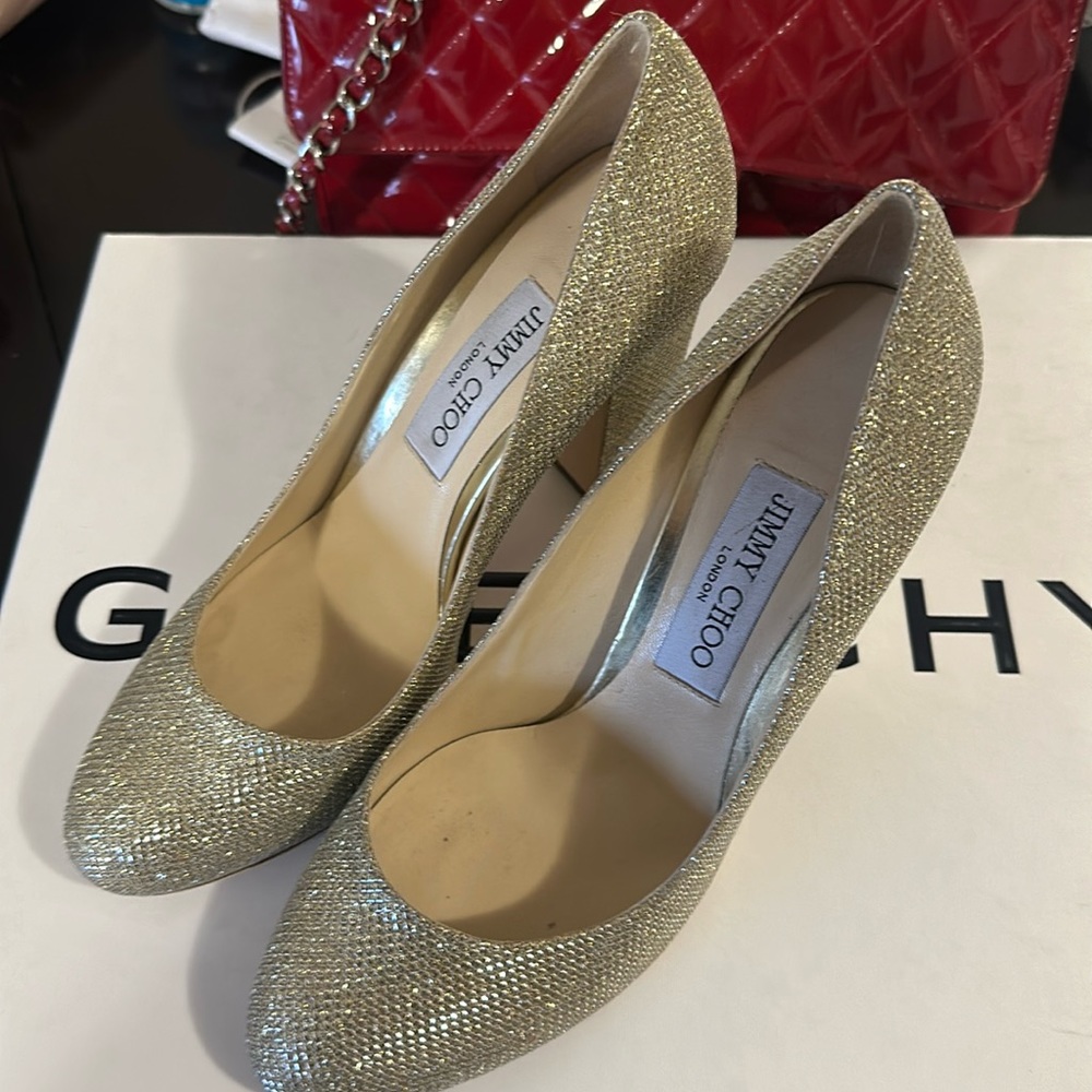 Authentic jimmy choo gold glitter heels 38 with protector for bottom